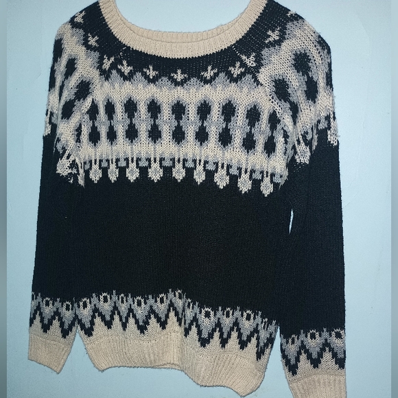 dELiA*s White Sweater (Bonus* fair isle) - Picture 7 of 10
